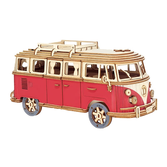Furgoneta retro 3D de madera montada sobre fondo blanco - kit 226 piezas, 7 láminas, modelo decorativo en azul/rojo, ideal como regalo y proyecto de montaje