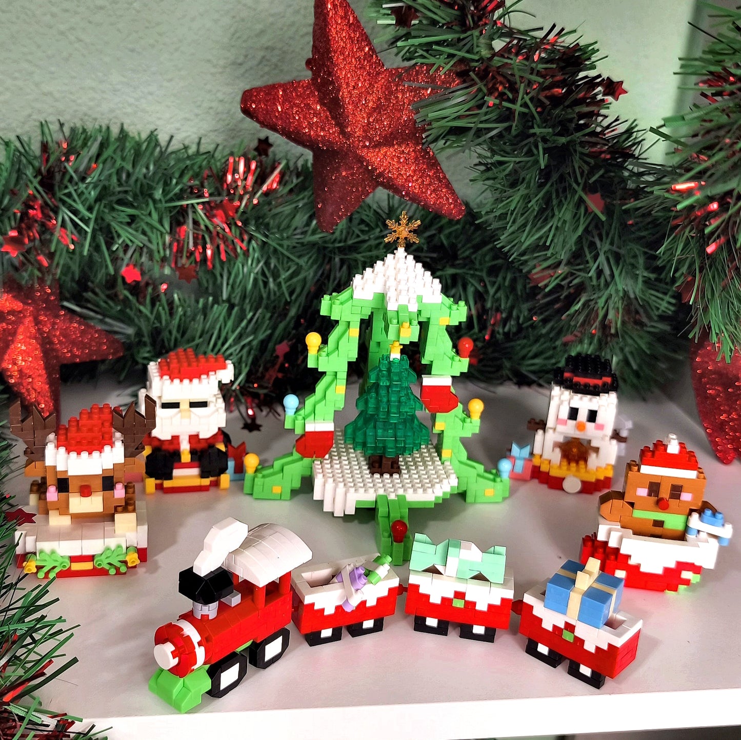 Set Navideño 6 en 1 · 1627 piezas · Minibloques Festivos (Árbol, Tren, Papá Noel…)