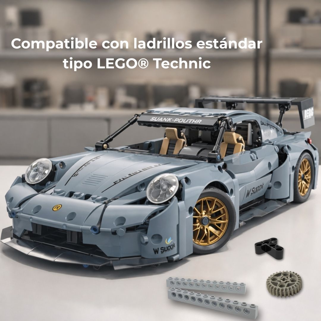 Coche de construcción sobre mesa, rodeado de piezas LEGO Technic y bloques de construcción compatibles, ampliable