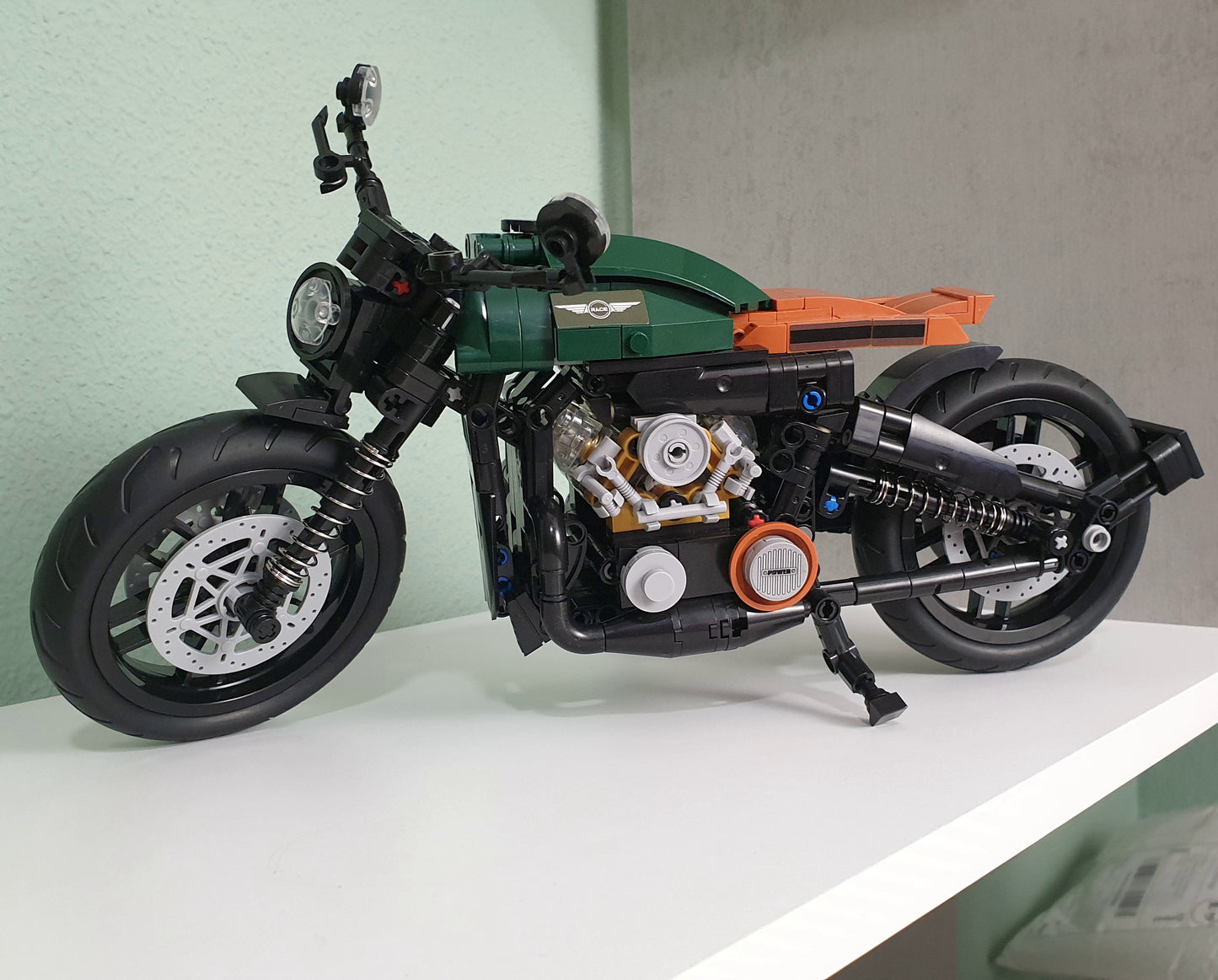 Moto de bloques de construccion tipo Lego Tehnic, 606 piezas.