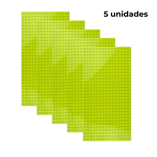 Pack de 5 placas base verde claro de construcción, tamaño 16x32 puntos, compatibles con bloques tipo Lego – ideal para ampliar superficies de juego o proyectos.