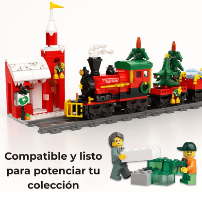 Tren navideño con minifiguras sujetando piezas; diseño compatible con ladrillos tipo Lego para ampliar colecciones.